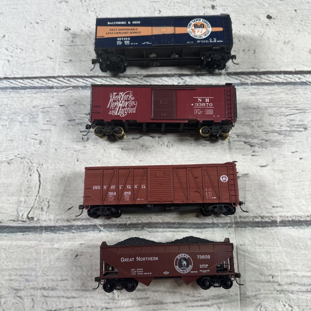 Lot of 4 Vintage HO Scale Freight Cars B&O New Haven PRR Great Northern Boxcar